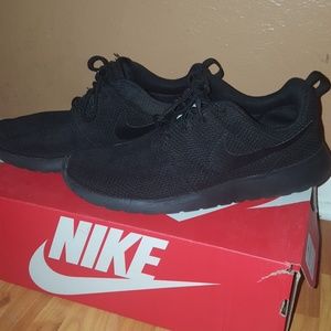 Men's Nike Roshe 1